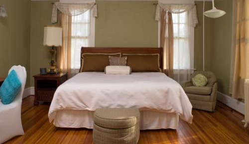 Deluxe Queen Room