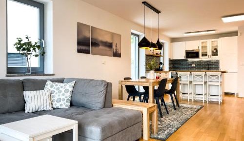 Three - Bedroom Apartment with Balcony and Lake View
