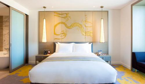 Standard King Room with Pool View