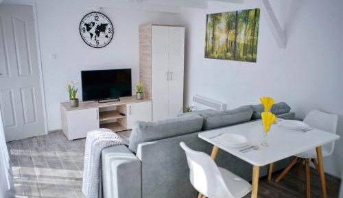 Apartment with Pool View 