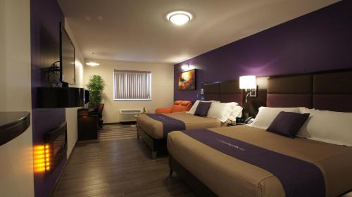 Queen Suite with Two Queen Beds