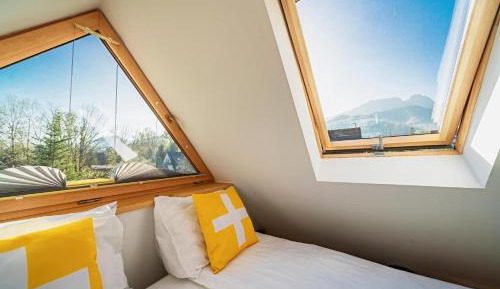 Apartment with Mezzanine, Balcony and Mountain View
