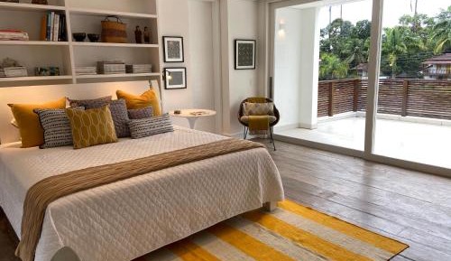 Deluxe King Suite