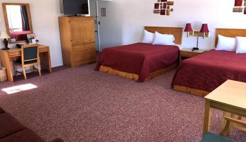 Queen Suite with Two Queen Beds - 2nd Floor