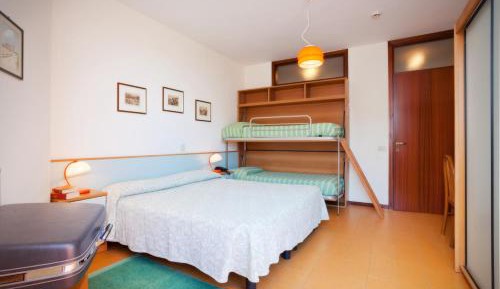 Family Room (2 Adults + 2 Children) with Balcony
