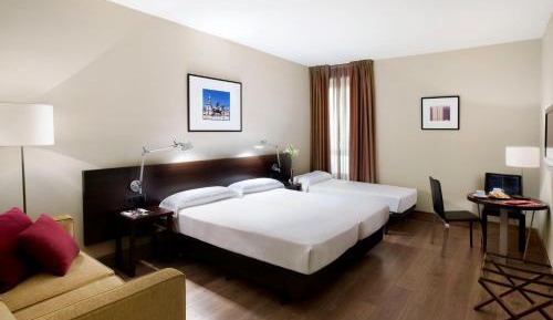 Family Room (2 Adults + 2 Children)