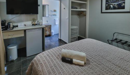 Deluxe Queen Room