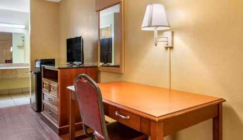 King Suite with Sofa Bed - Non-Smoking