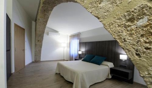 Triple Room with Terrace - In The Masia