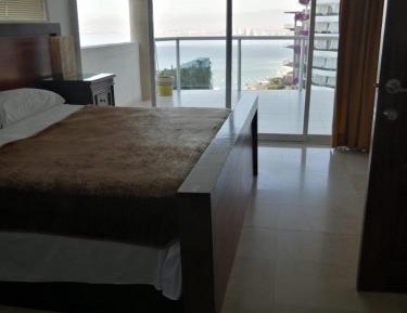 Queen Suite with Sea View