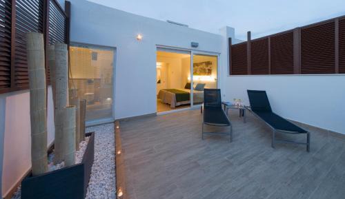 Premium Twin Room with Terrace