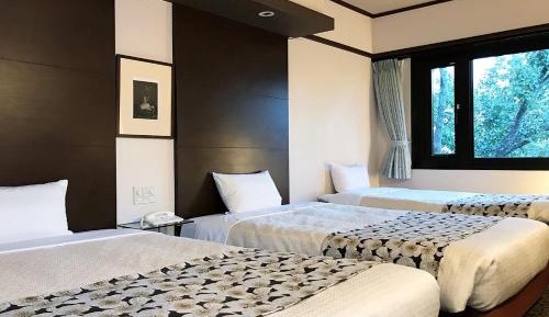 Twin Room with Extra Bed - Smoking