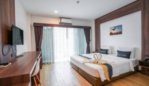 Superior Double or Twin Room with Pool View