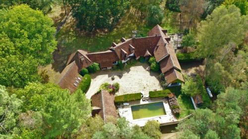 Eight-Bedroom House