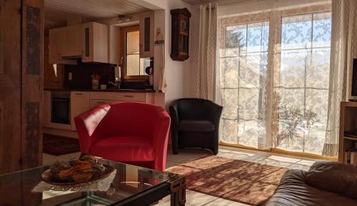 Apartment with Mountain View