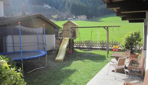 Comfort One-Bedroom Apartment with Balcony