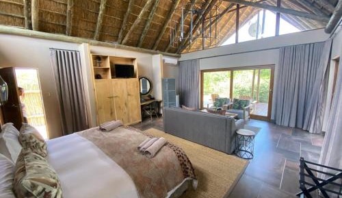 Luxury Suite with 2 Game Drives