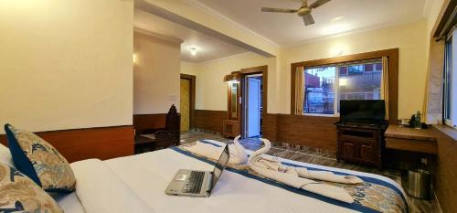 Suite with Mountain View