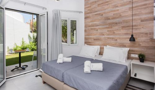 Superior Twin / Double Studio with Garden View