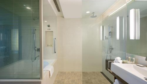 1 King One-Bedroom Suite Living lounge Access
