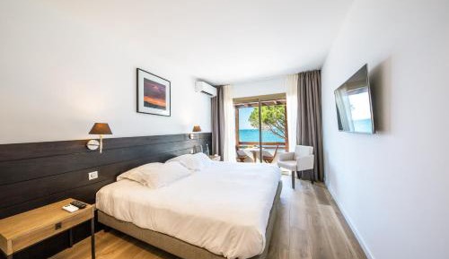 Suite with Balcony and Sea View