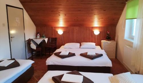 Quadruple Room with Shared Bathroom