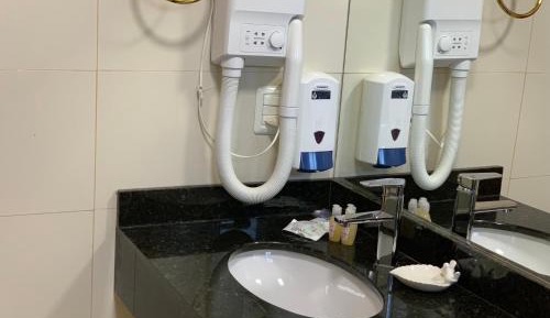 Apartment with Shower