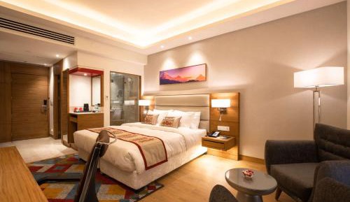 Deluxe King Room - Non-Smoking (10% off on Food and Soft Beverages)