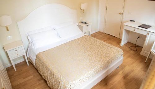 Queen Room with Shared Bathroom