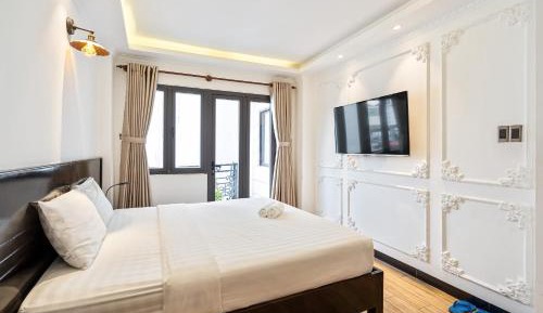 Studio with Balcony