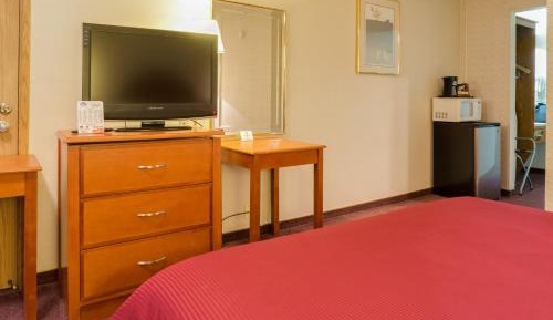 Queen Room - Non-Smoking