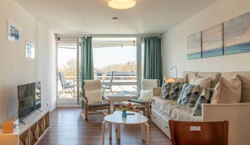 One-Bedroom Apartment with Balcony