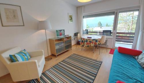 Apartment with Mountain View