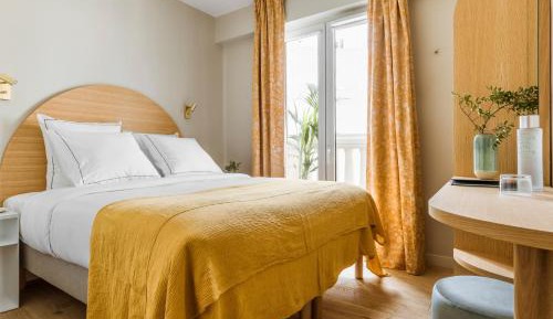 Standard Double Room - La bonne Amie