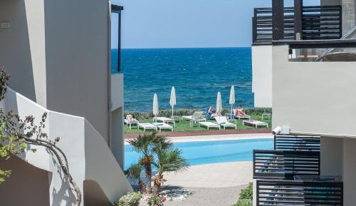 Studio with Partial Sea View