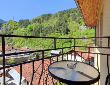 Twin Room with Private Bathroom