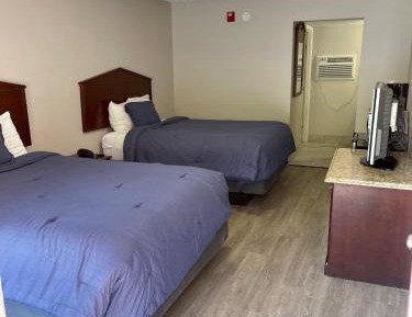 Queen Room with Two Queen Beds - Non-Smoking