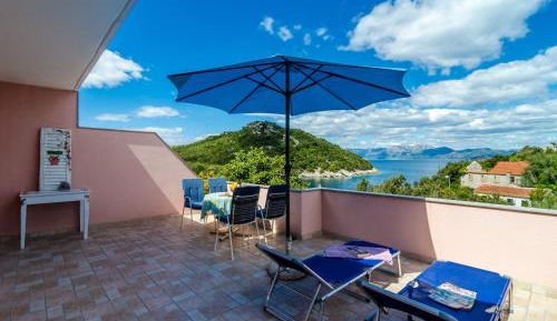 Two-Bedroom Apartment with Terrace and Sea View