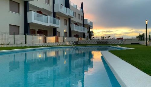Apartment with Pool View 