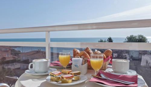 Triple Room with Sea View
