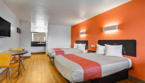 Queen Room with Two Queen Beds - Non-Smoking