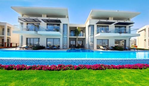 Lagoon Deluxe King Suite with Sea View