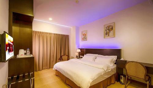 Deluxe King Room