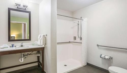 King Room - Accessible/Non-Smoking