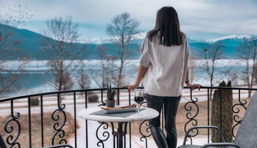Superior Room with Lake View