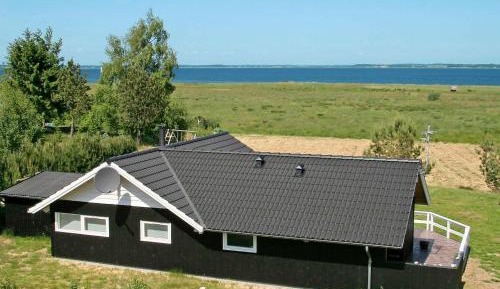 Three-Bedroom Vacation Home 