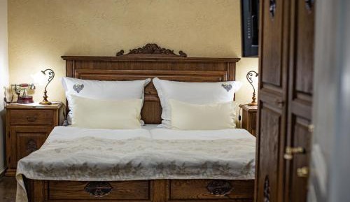 Aristocratic Standard Double Room