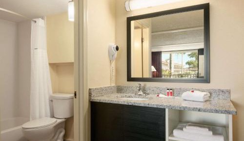 Studio with Two Double Beds - Non-Smoking