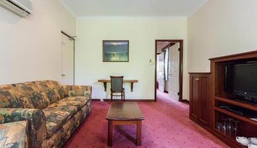 One-Bedroom Spa Apartment