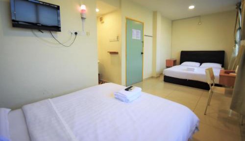 Economy Triple Room